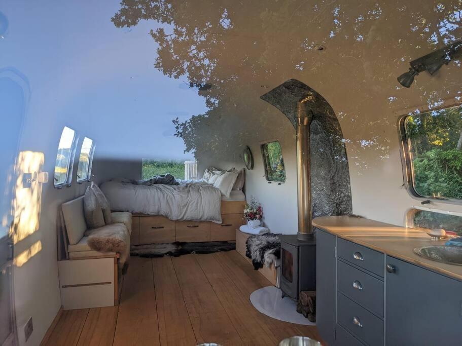 Airstream, Vintage American Caravan & Hottub Ashburton Eksteriør billede