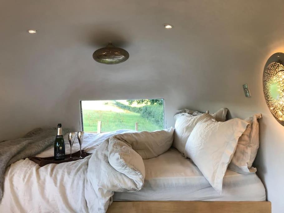 Airstream, Vintage American Caravan & Hottub Ashburton Eksteriør billede